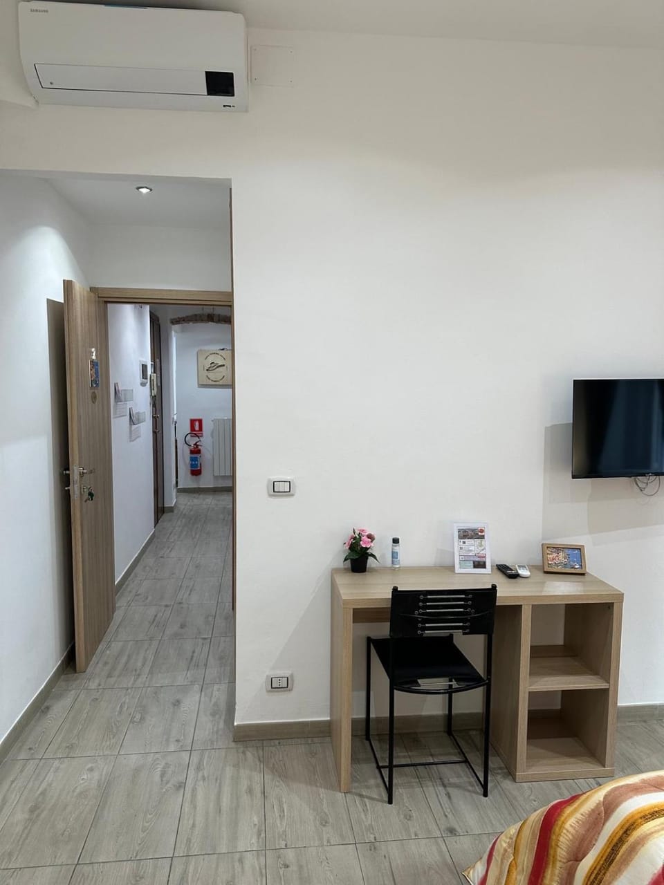 Ferry Terminal Rooms Bed and Breakfast in Genoa