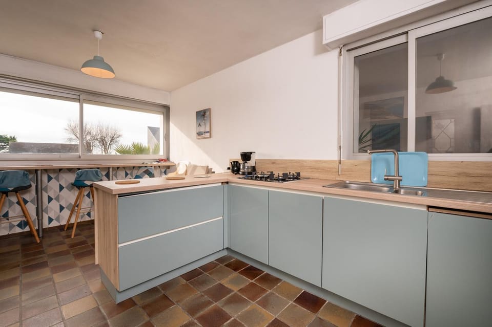 Kitchen or kitchenette, Living room