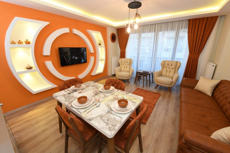 TV and multimedia, Living room, Seating area, Dining area