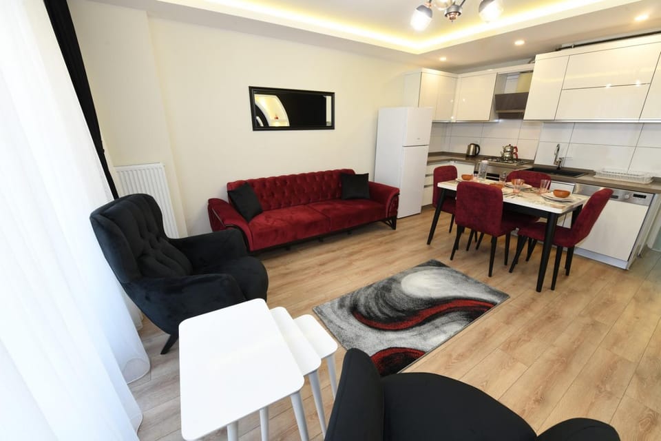 Kitchen or kitchenette, Living room, Seating area, Dining area