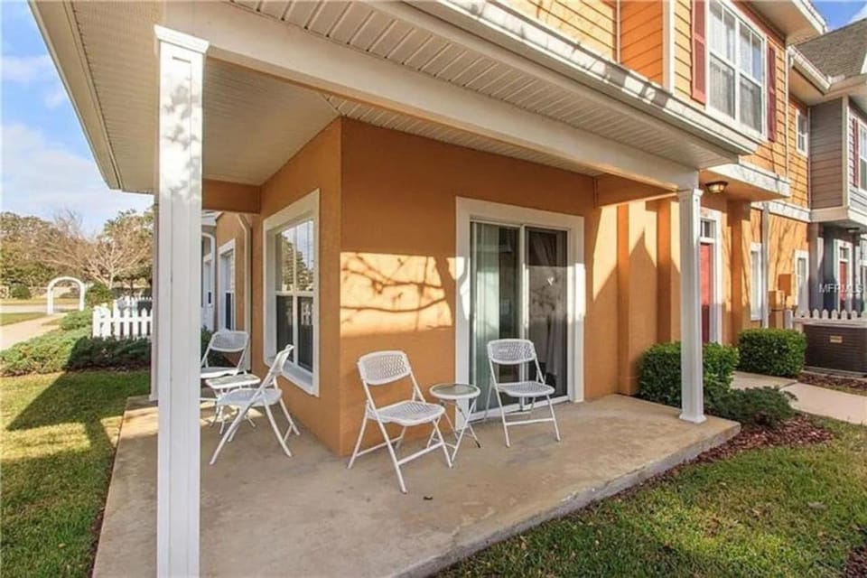 4 Bedroom 3 Bathroom Villas At SevenDwarfs 17-101 House in Kissimmee