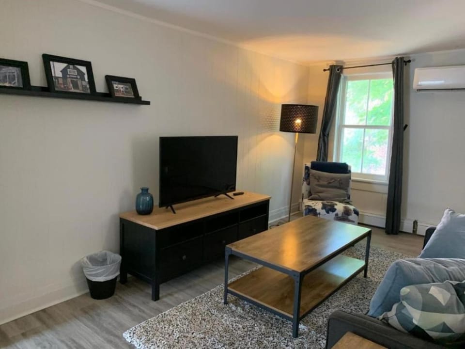County Cove - Bloomfield Suite Apartment in New York