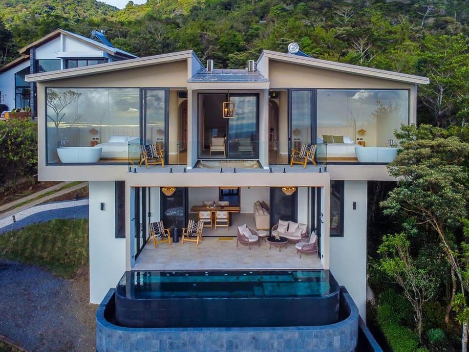 Luxury villa on the Cloud Forest Infinity Pool Villa in Monteverde