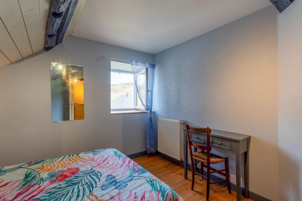 Property building, Living room, Bedroom
