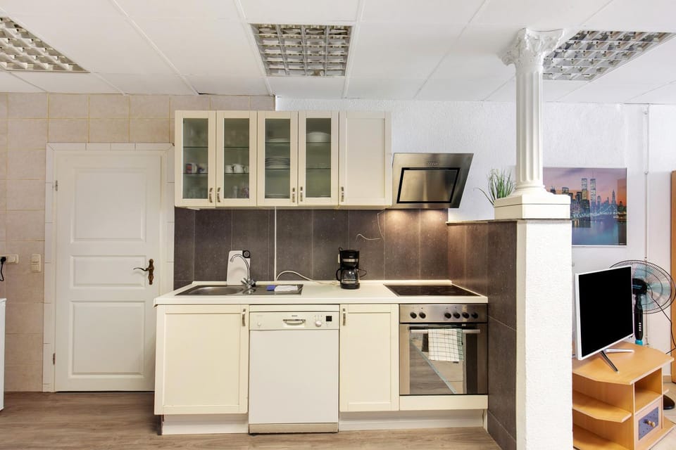 Kitchen or kitchenette, Living room
