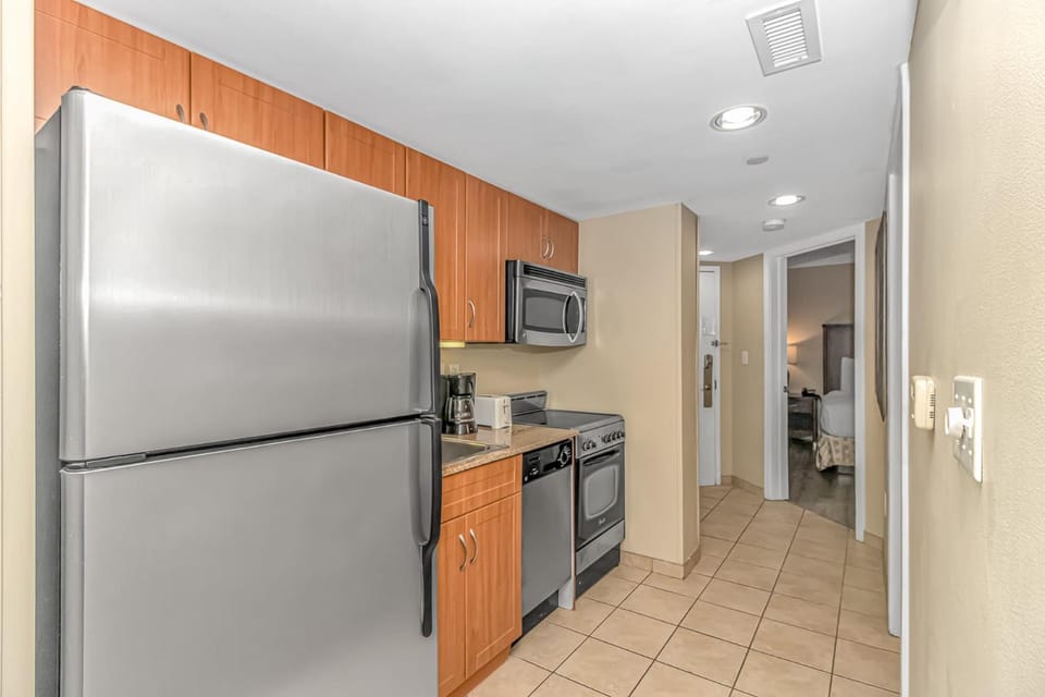 1 Bedroom Oceanview Penthouse at Sandy Beach! 1905 House in Myrtle Beach