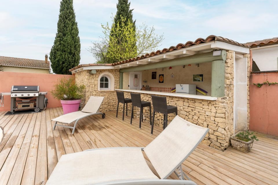 Property building, Balcony/Terrace, Living room