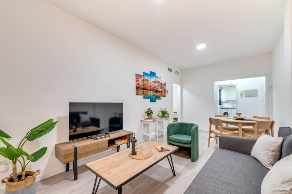 Chic 2BR in Malaga Center Prime Location Apartment in Malaga