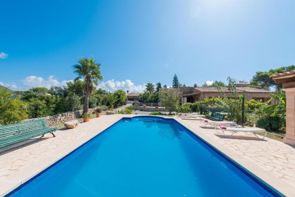 Property building, Balcony/Terrace, Living room, Swimming pool