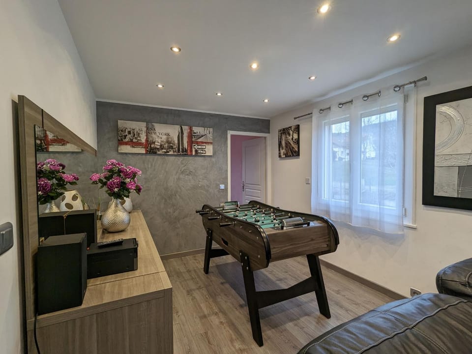 Chalet spacieux avec sauna, spa et baby-foot, proche stations de ski - FR-1-589-671 House in Vosges