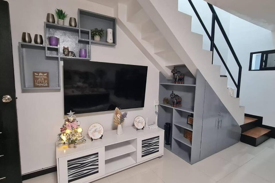 Three sisters Staycation House in Angeles