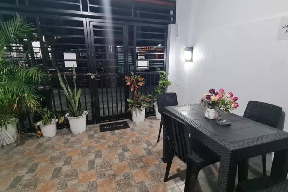 Three sisters Staycation House in Angeles