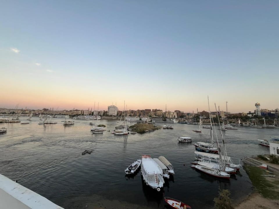 Nearby landmark, Day, Activities, City view, River view, Sea view, Sunrise, Sunset