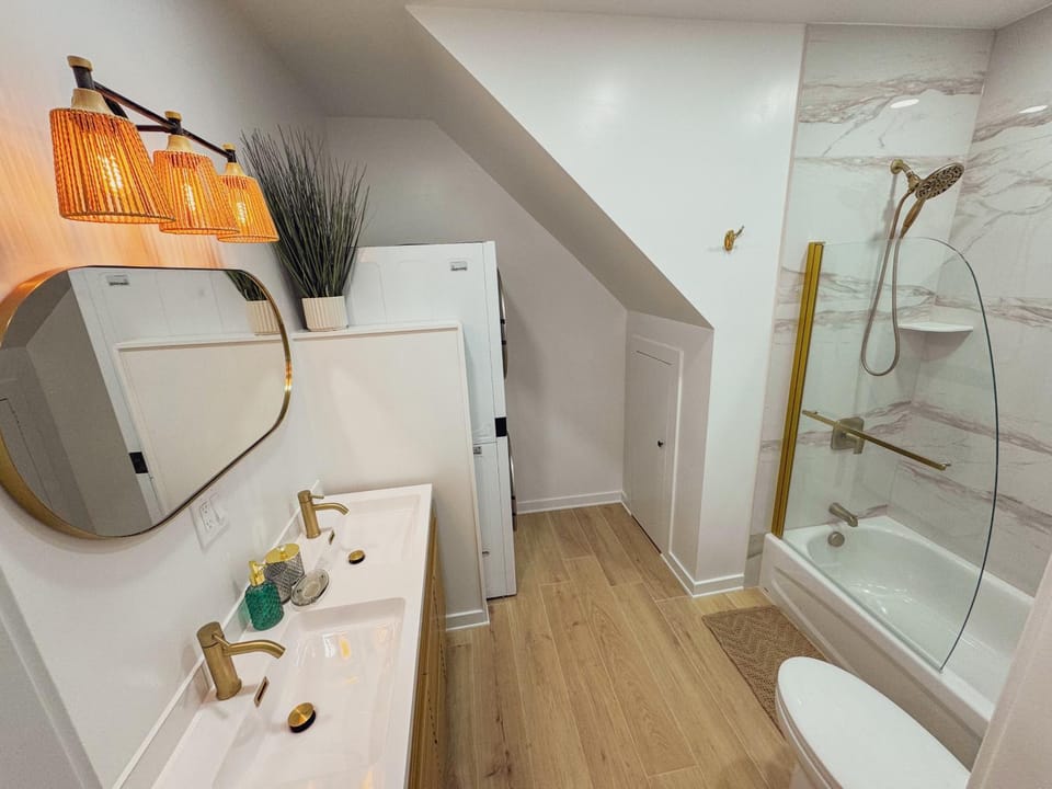 Shower, Toilet, Bathroom, Bath, laundry