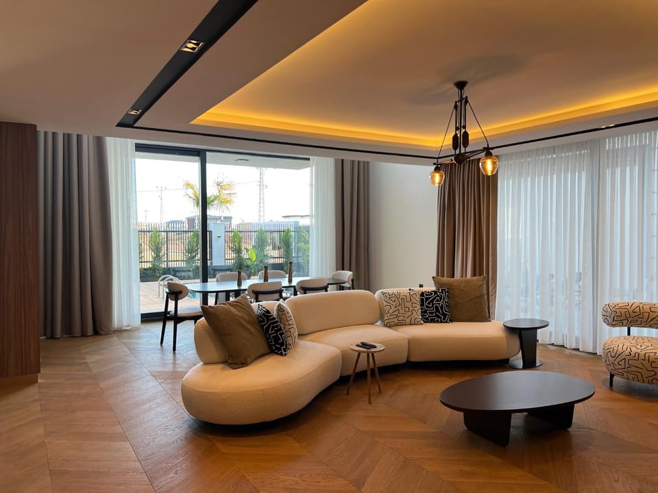 Living room, Seating area