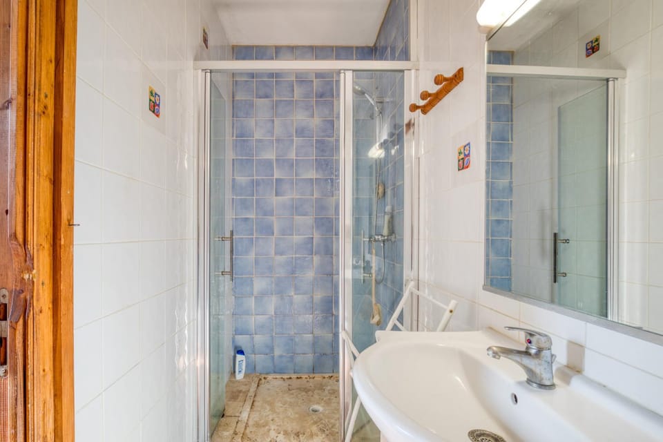 Bathroom, Living room