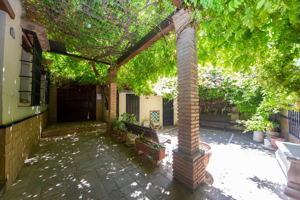 Property building, Garden, Garden, Balcony/Terrace, Garden view