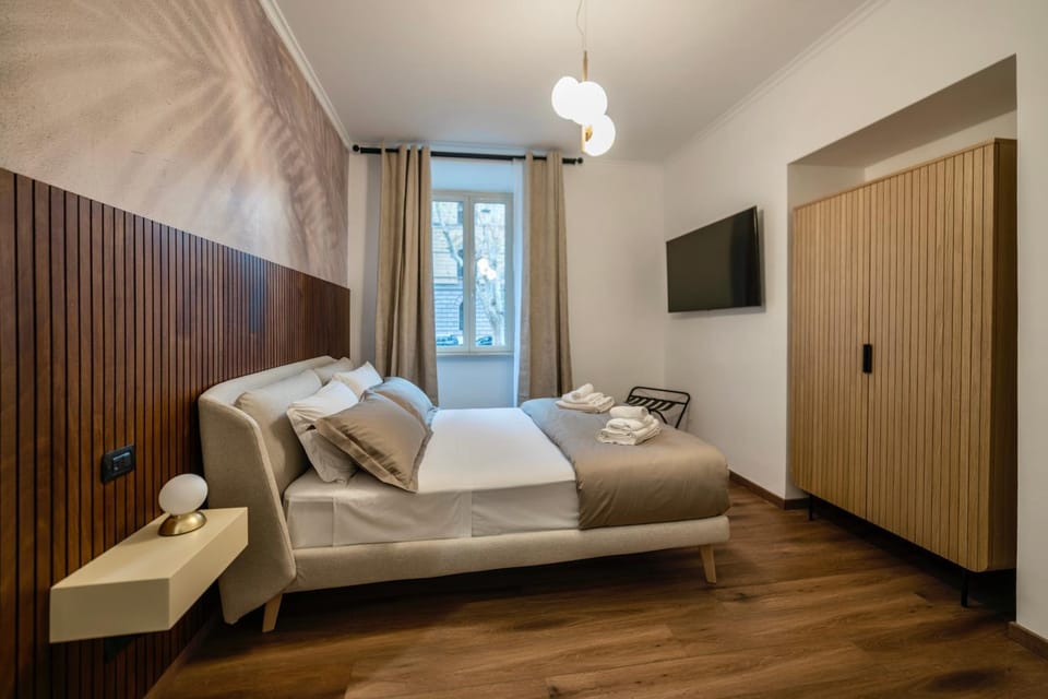 Bed, TV and multimedia, Photo of the whole room, Bedroom, wardrobe