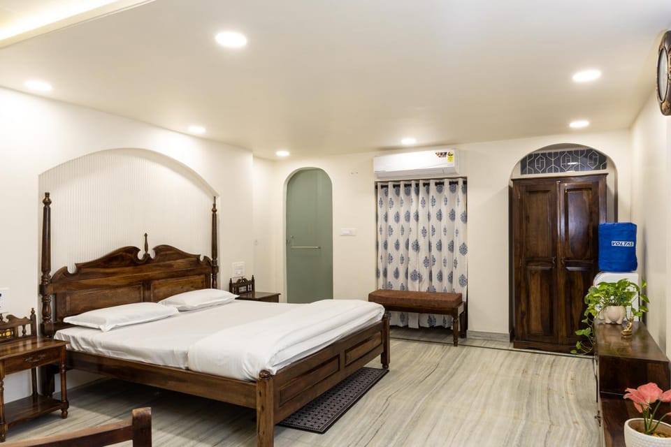 Bed, Photo of the whole room, Bedroom, wardrobe