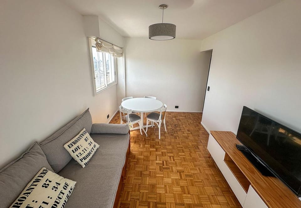 RentUp - Belgrano Departamento en piso 20 con vistas panoramicas y balcon - A pasos del BarrioChino Estadio Monumental Fleni Apartment in Buenos Aires