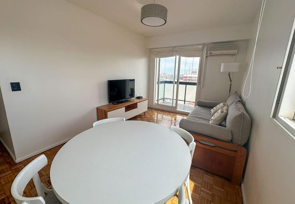 RentUp - Belgrano Departamento en piso 20 con vistas panoramicas y balcon - A pasos del BarrioChino Estadio Monumental Fleni Apartment in Buenos Aires