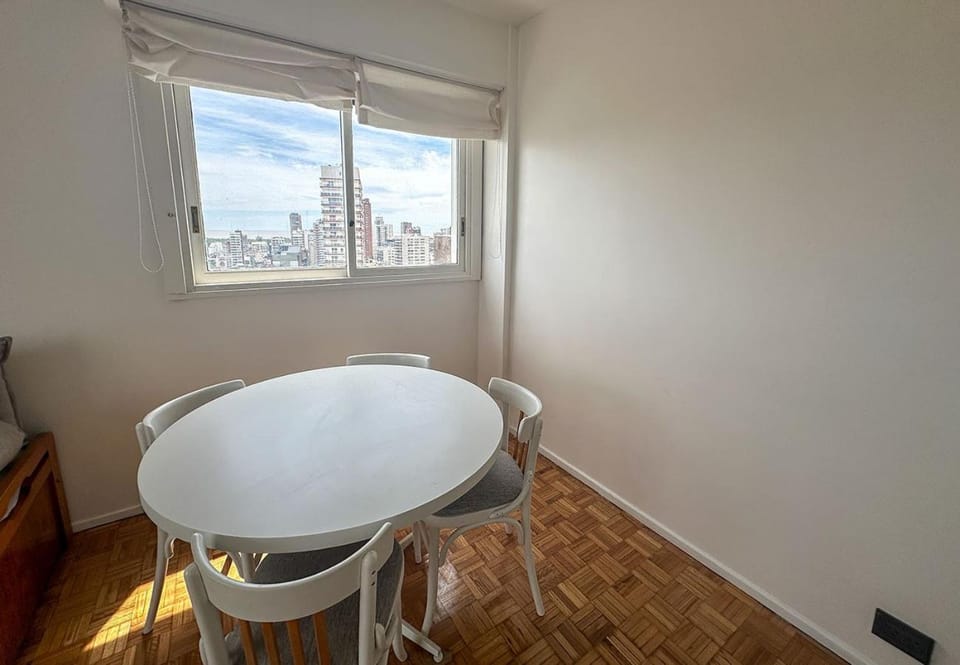 RentUp - Belgrano Departamento en piso 20 con vistas panoramicas y balcon - A pasos del BarrioChino Estadio Monumental Fleni Apartment in Buenos Aires
