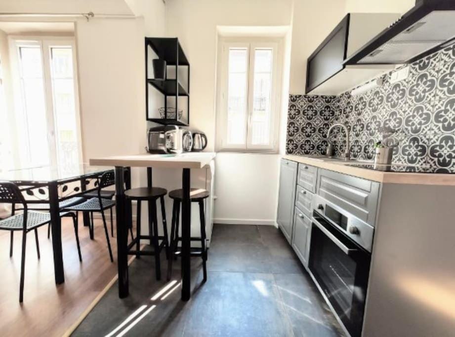 Kitchen or kitchenette, Dining area, dishwasher, oven, stove