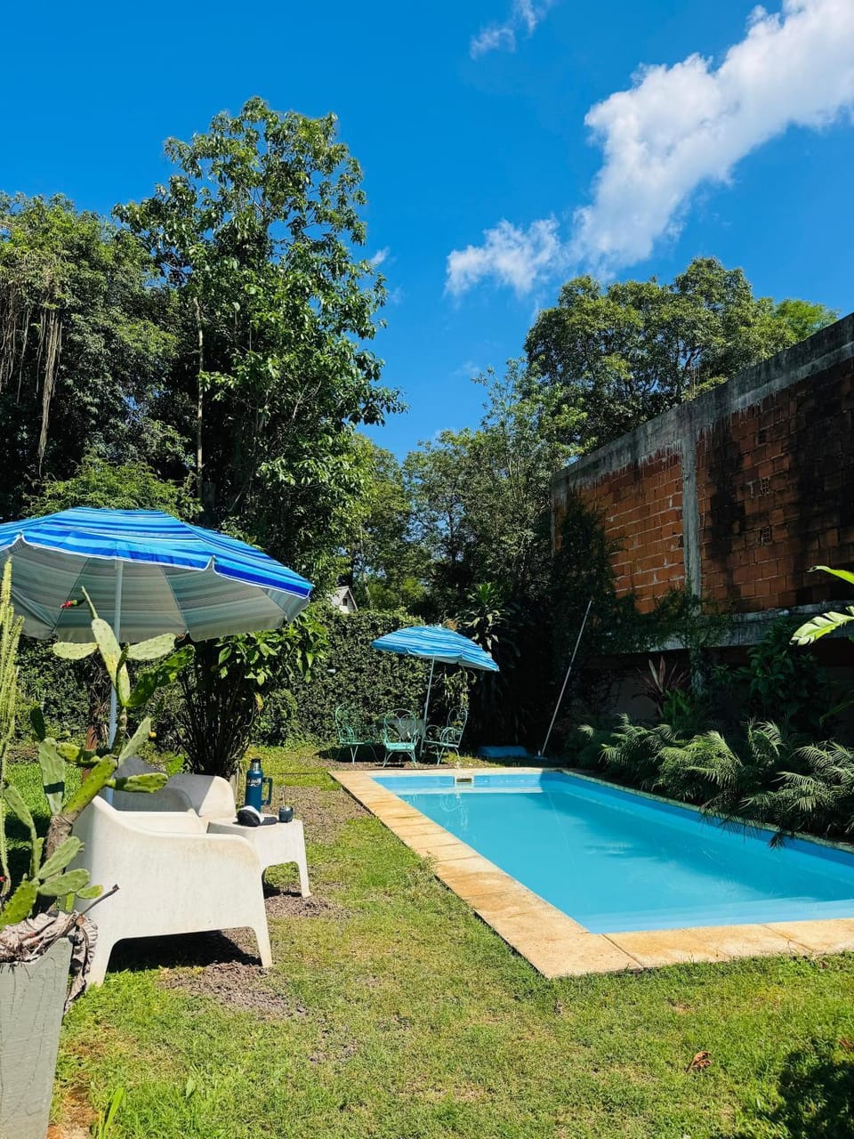 Apart El Altillo, loft ambientes abiertos 5 pax en Cataratas pileta compartida Apartment in Puerto Iguazú
