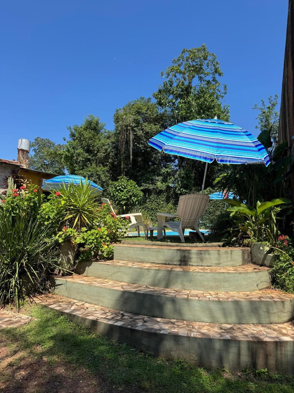 Apart El Altillo, loft ambientes abiertos 5 pax en Cataratas pileta compartida Apartment in Puerto Iguazú