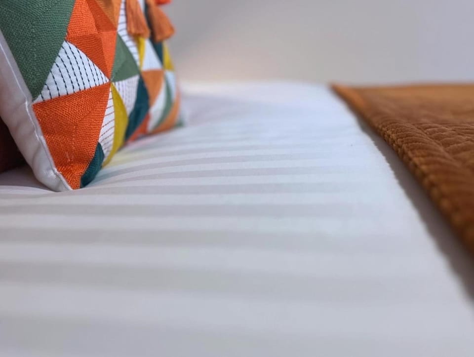 Modern Urban 4 Bedroom House with Free Parking House in Leicester