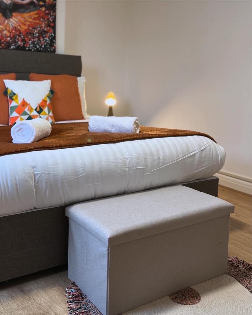 Modern Urban 4 Bedroom House with Free Parking House in Leicester