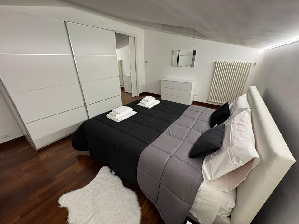 Bed, Photo of the whole room, Bedroom, towels, wardrobe