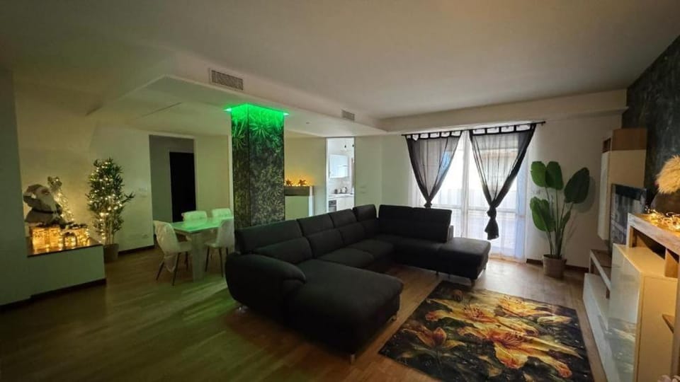 085 luxury apartment Apartment in Montesilvano