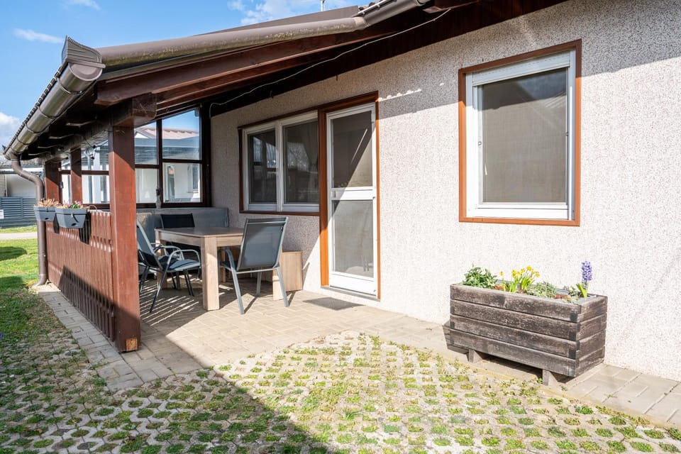 Property building, Patio, Day, View (from property/room), Balcony/Terrace, Dining area