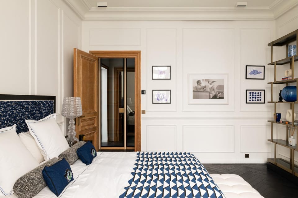Bed, Photo of the whole room, Bedroom
