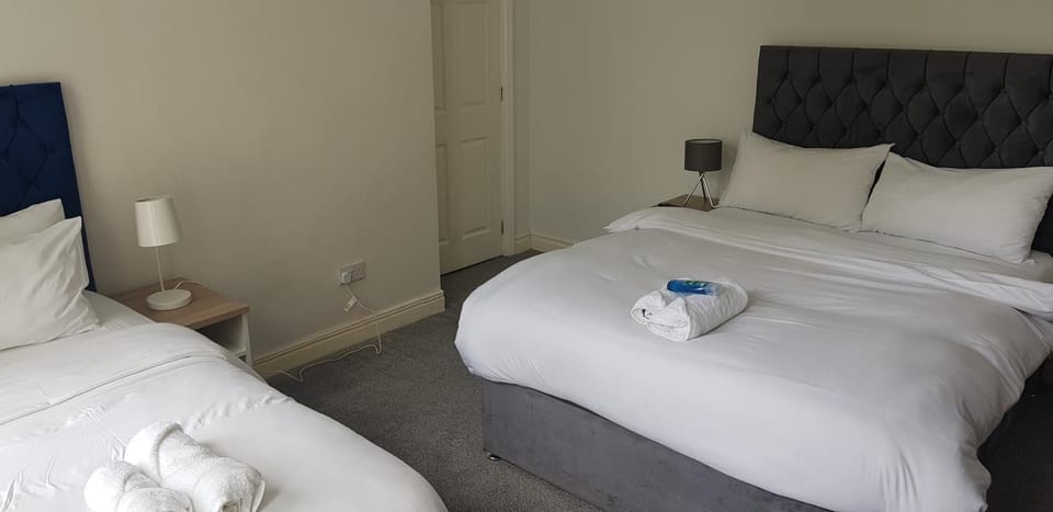 Bed, Photo of the whole room, towels