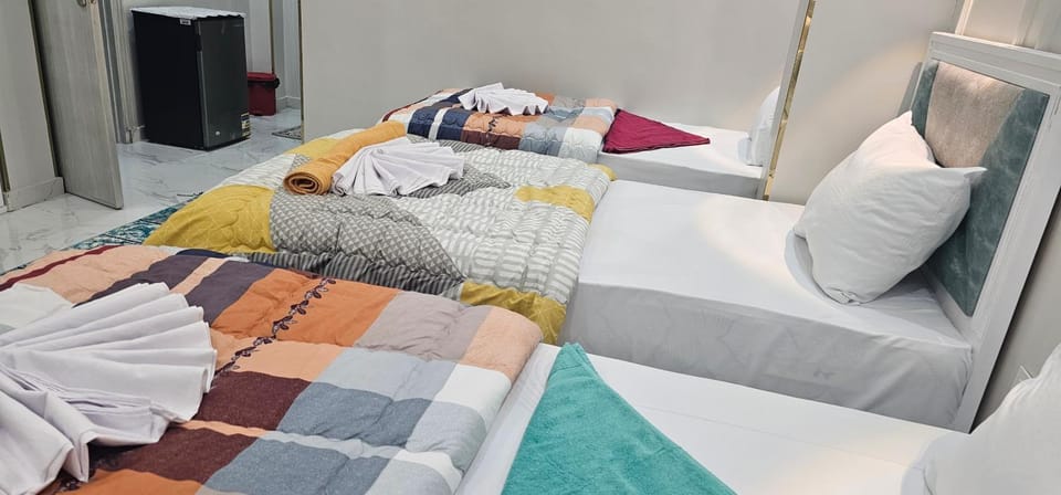 Photo of the whole room, Bedroom, towels