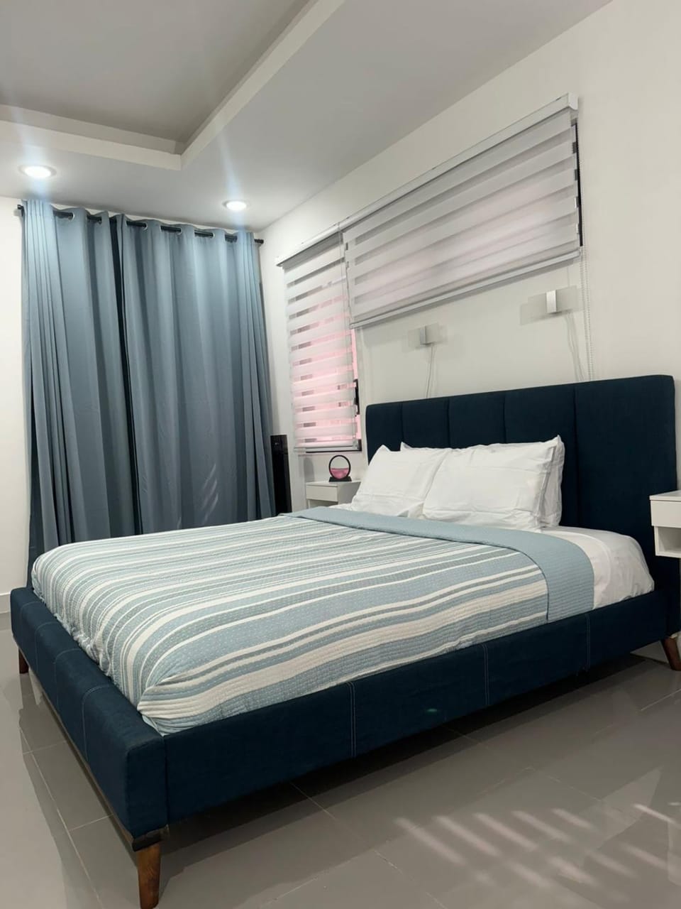 W39 Comfort Suites - Kingston - pool Apartment in Kingston