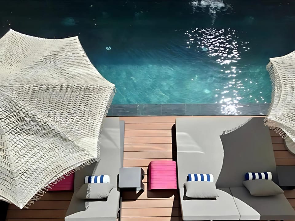 Balcony/Terrace, Swimming pool