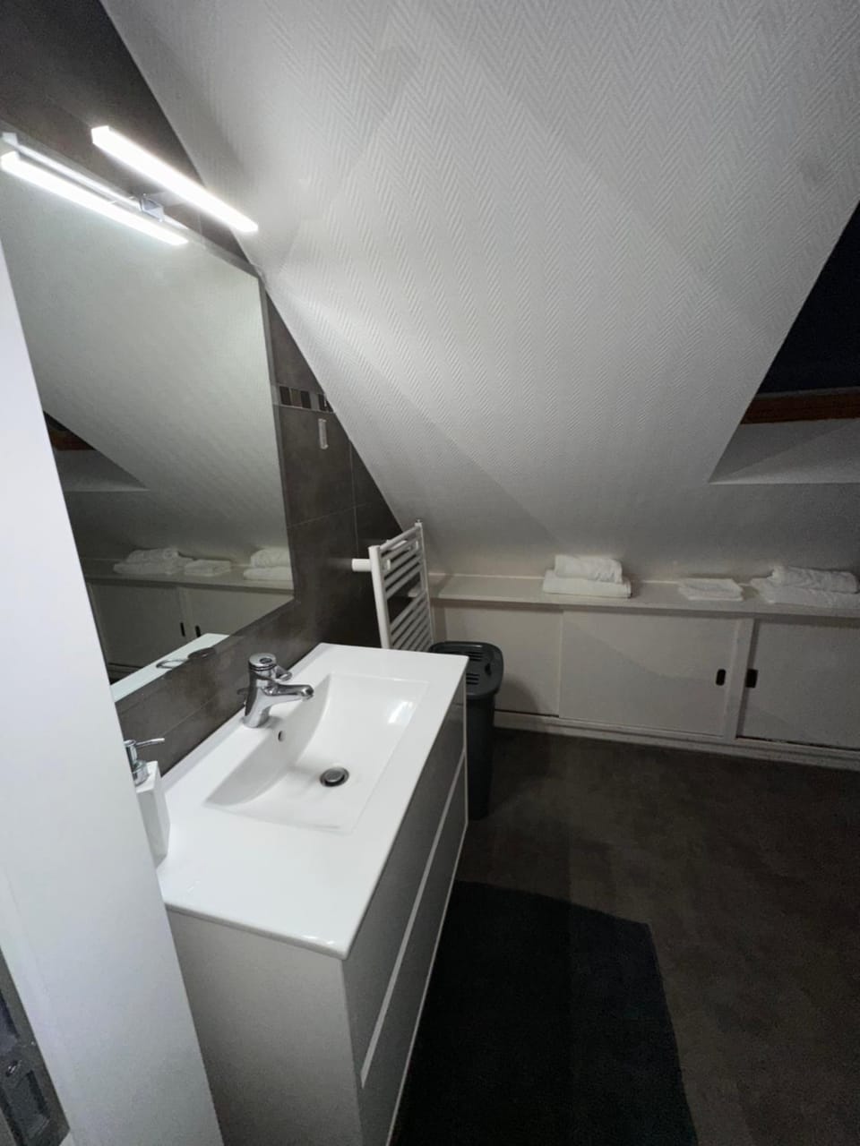 Magnifique Logement indépendant 5 min Colmar parking wifi CLIMATISATION Apartment in Grand Est