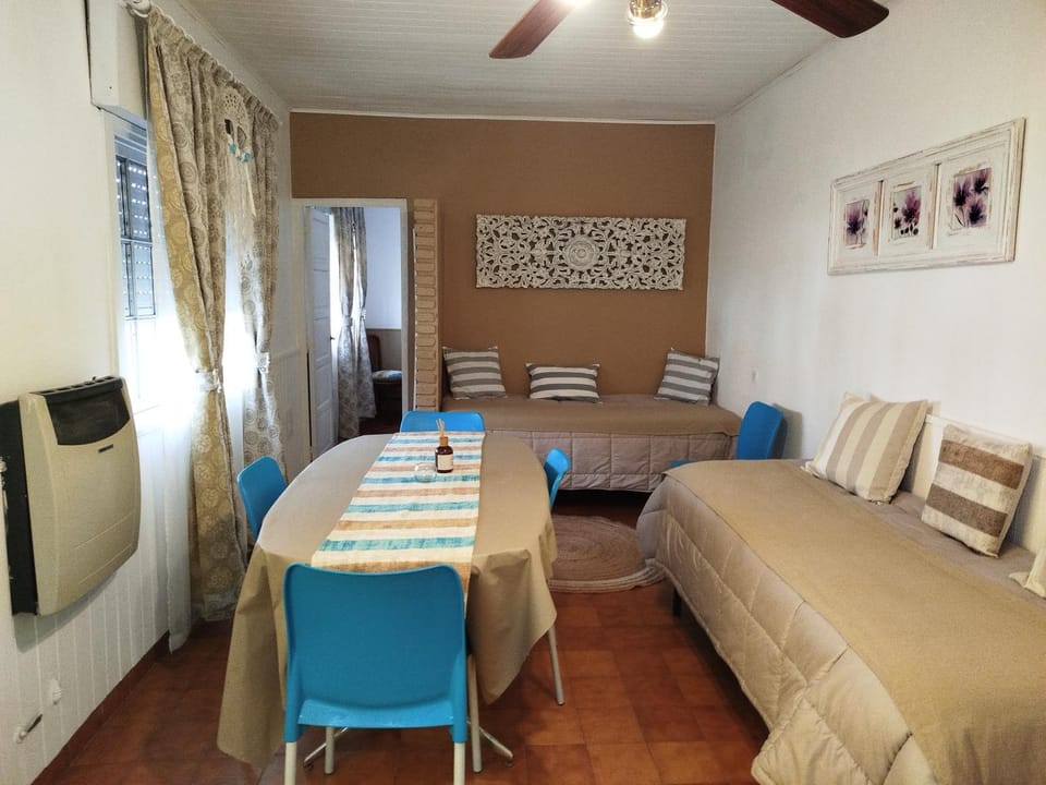 Bed, Living room, Photo of the whole room, Seating area, Dining area