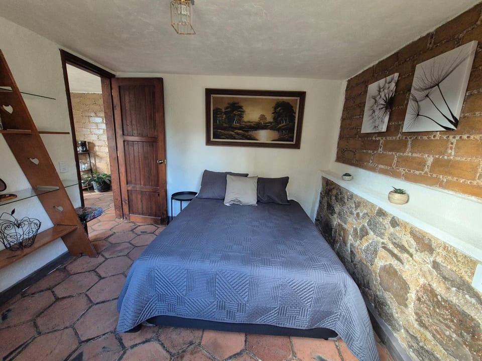 Photo of the whole room, Bedroom