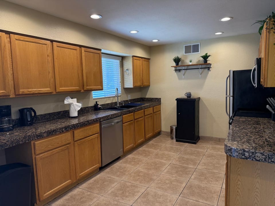 Kitchen or kitchenette, dishwasher, oven, pet friendly, stove, toaster