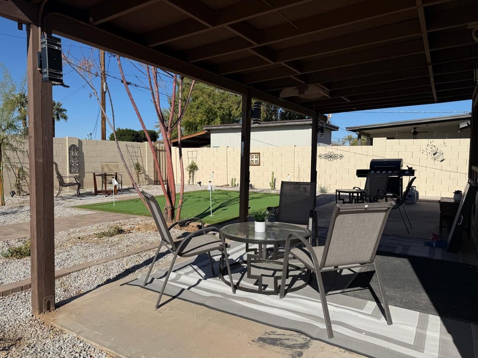 Patio, Day, Balcony/Terrace, Seating area