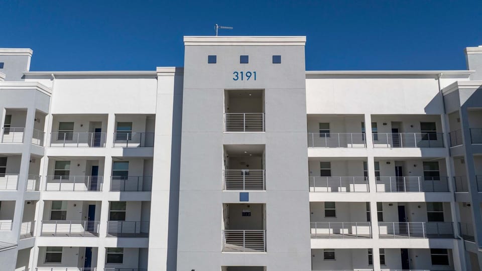3191#402 Family Fun 3BR Themed Apt Near Disney Apartment in Kissimmee