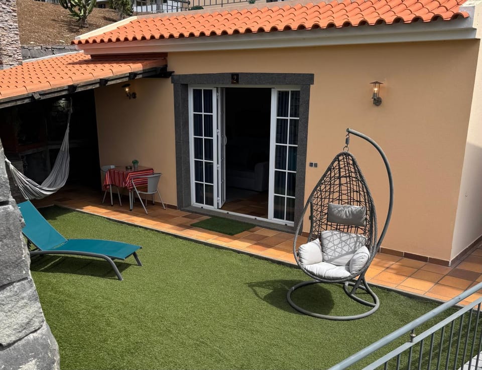 Patio, Spring, Day, Garden, Garden view, sunbed