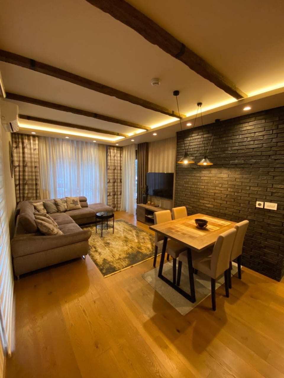 TV and multimedia, Living room, Photo of the whole room, Seating area