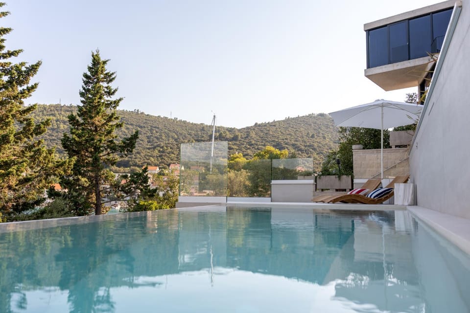 Property building, Pool view, Swimming pool, sunbed
