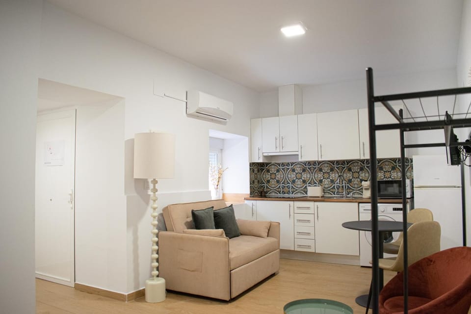 Living room, Dining area, washing machine, kitchen, air conditioner