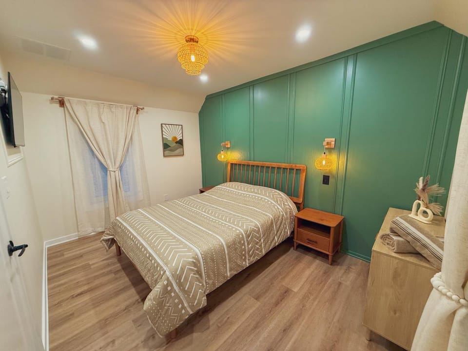 Bed, Photo of the whole room, Bedroom